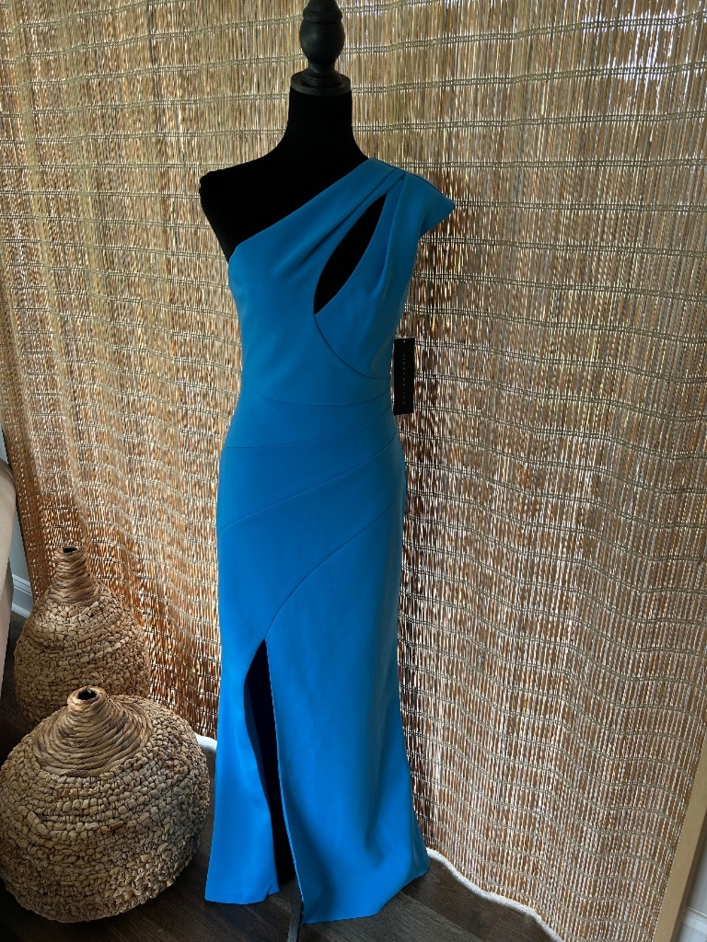 NWT Aidan Mattox Ladies Asymetrical Gown. Size 0